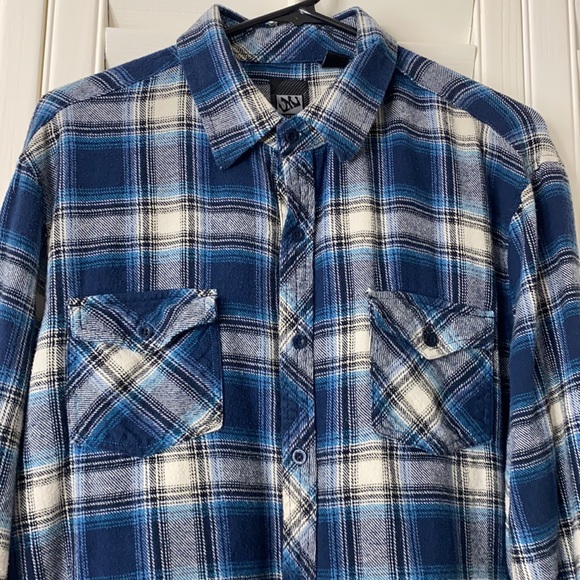 Micros Button Up - Picture 2 of 5